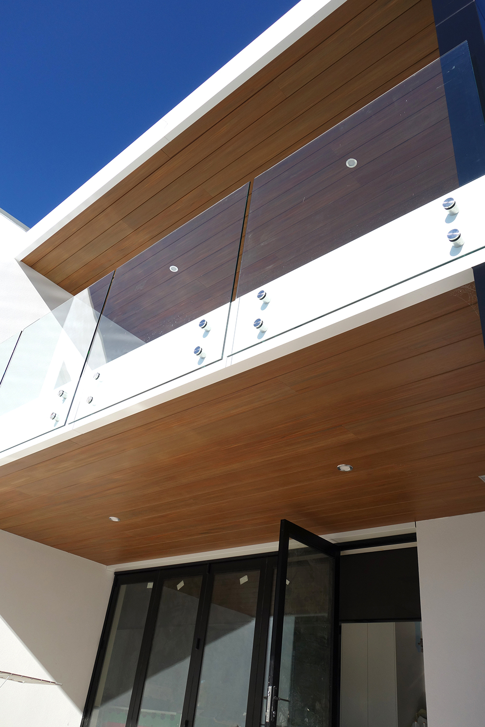 Innowood Balcony Rooftop Solution