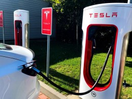 How Long Does It Take to Charge a Tesla at a Tesla Station