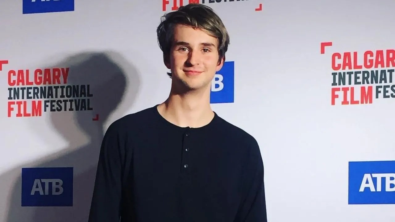Grayson Gurnsey as Ricky