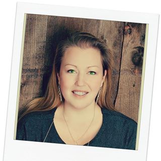 Founder and Entrepreneur Colleen Johnson from 2 Sisters Handcrafted