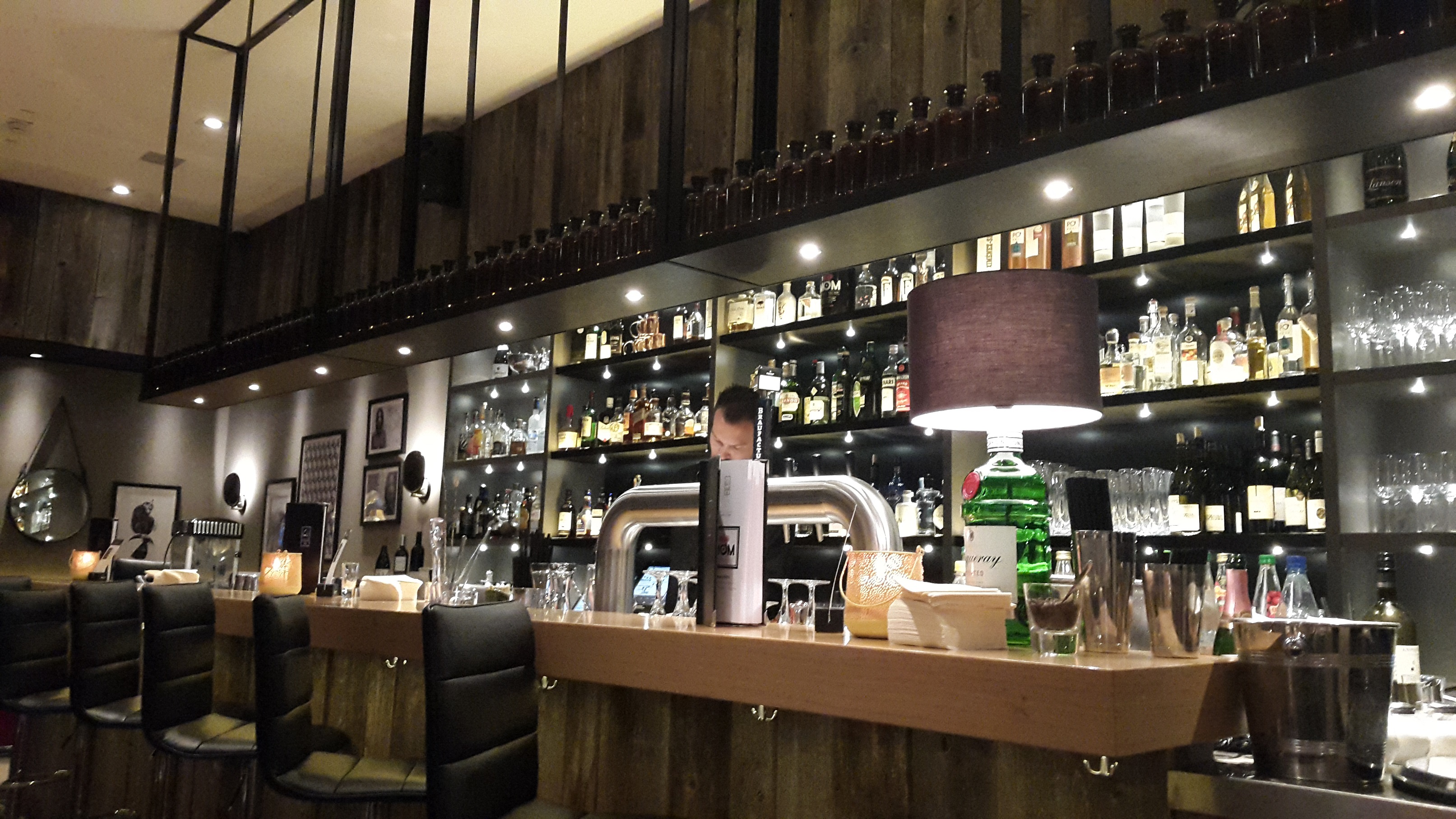 · theimann leuchten · underwater lights gmbh. Getestet: Q1 - Metropolitan Kitchen and Bar in Bremen