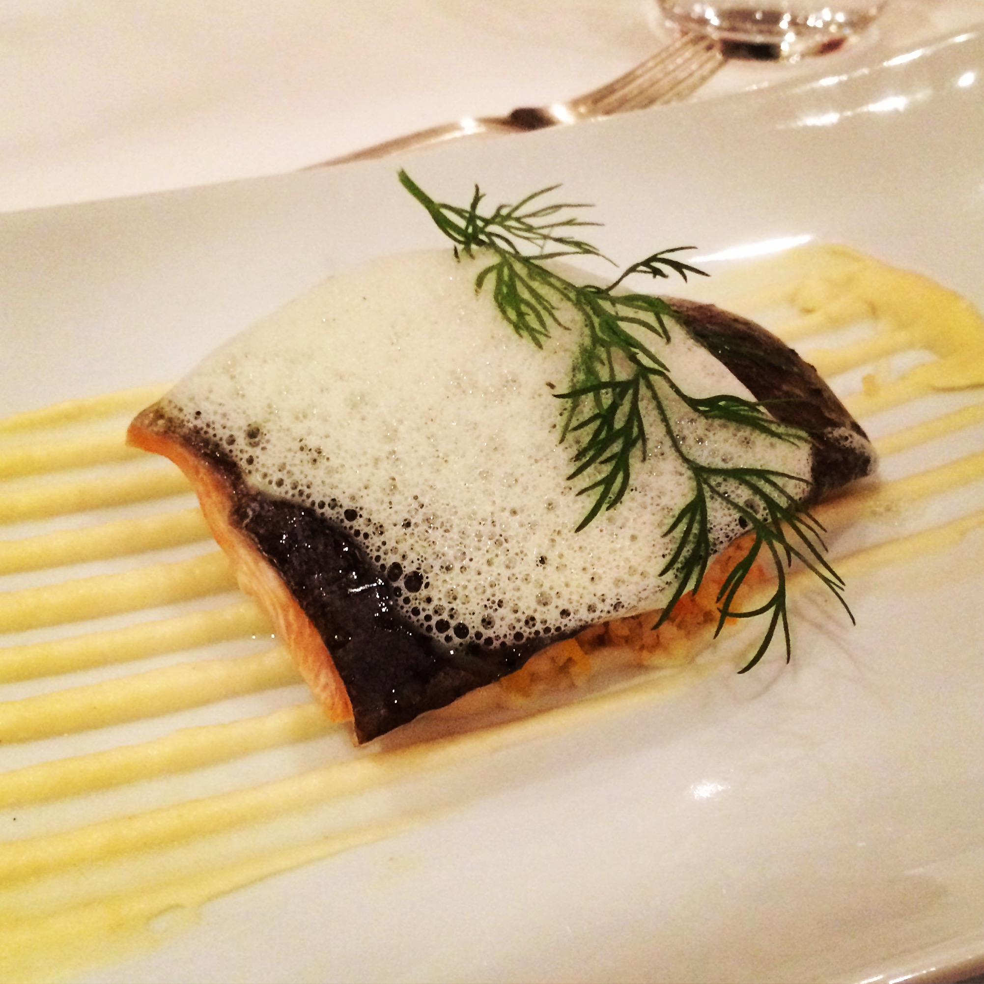 Lachs auf Couscous mit Sellerie