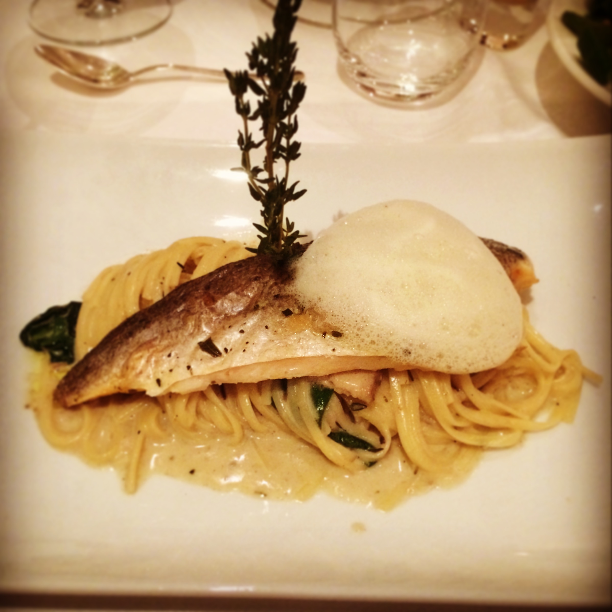 Forelle auf Pasta mit "Eierschwammerl"