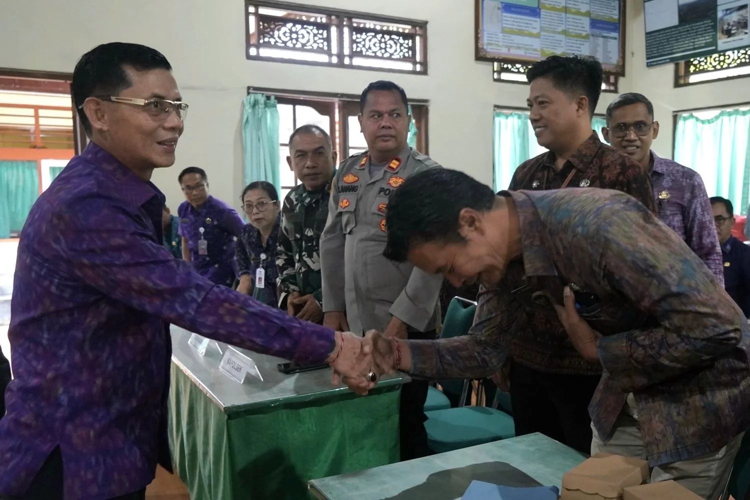 Bupati Klungkung I Made Satria saat memberikan arahan dalam Musrenbang Kecamatan Dawan di Kantor Camat Dawan.