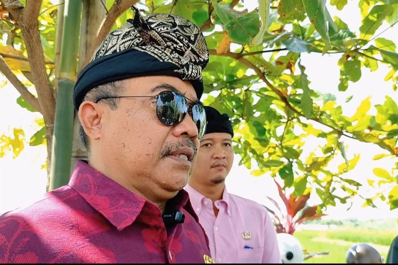 I Made Suteja saat memberikan keterangan dalam acara HUT ke-2 Temesi Waterfall.