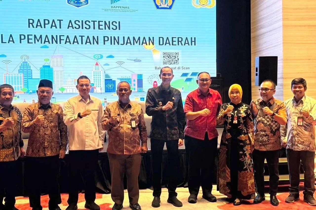 Wabup Tjok Surya saat menghadiri rapat asistensi tata kelola pinjaman daerah Kabupaten Klungkung di Jakarta.