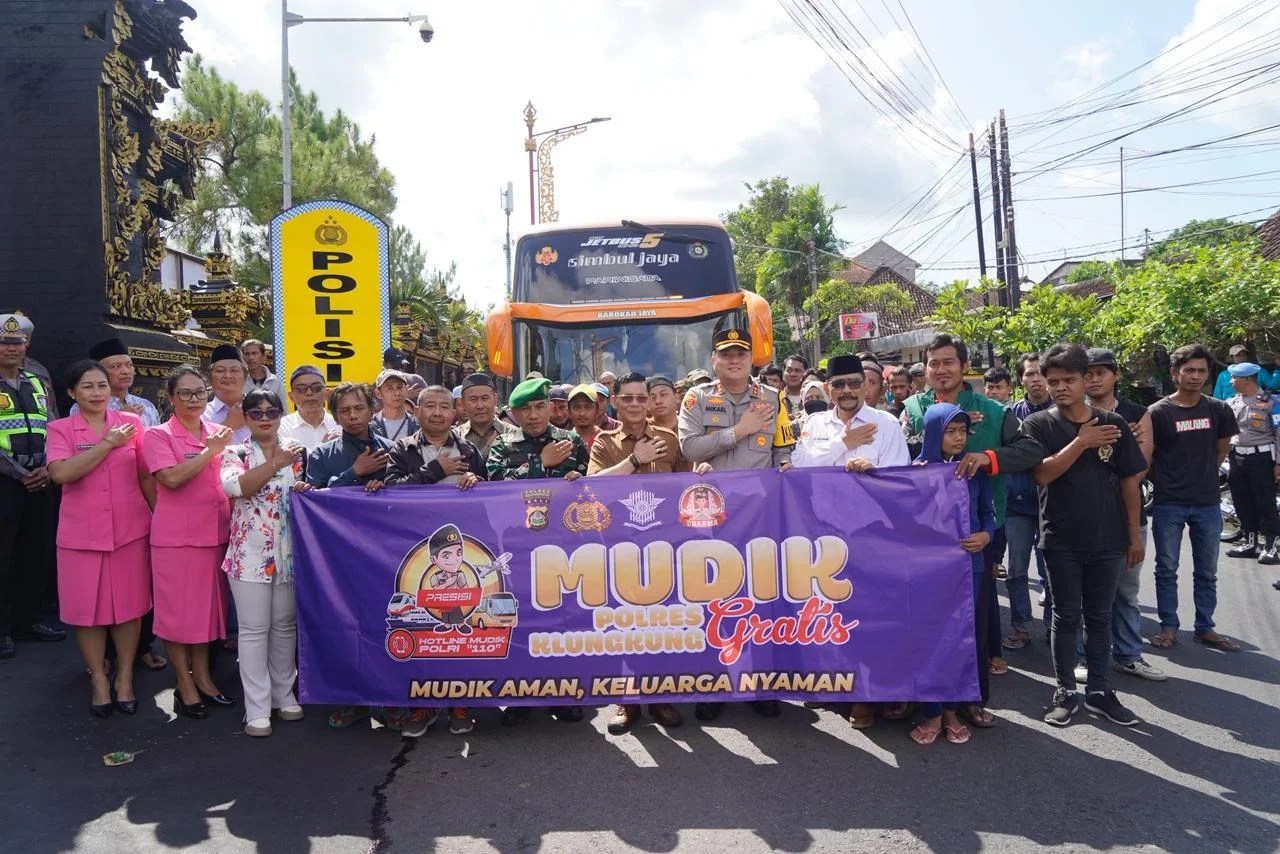 Bupati Satria Lepas Peserta Mudik Gratis Polres Klungkung