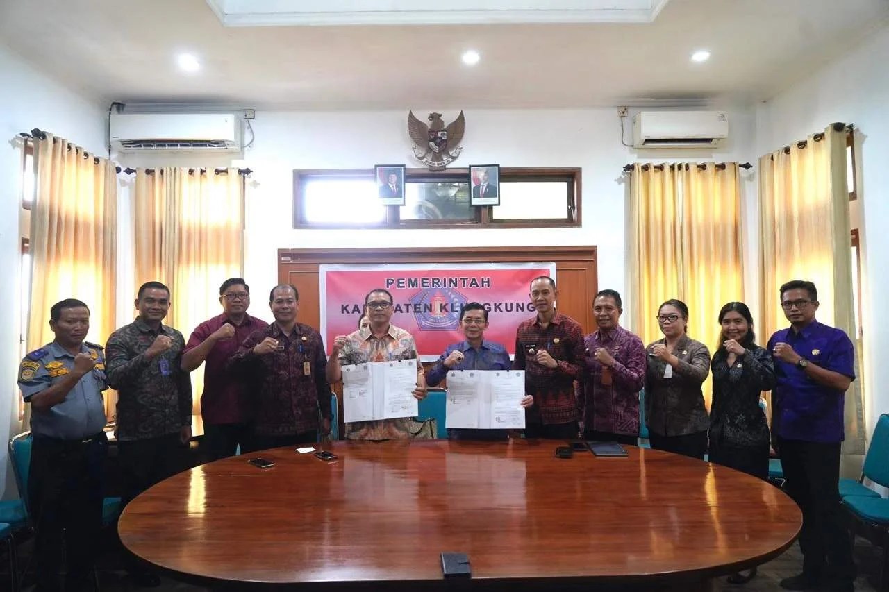 Tingkatkan Layanan Penyeberangan, Bupati Satria Tandatangani Kerja Sama Penggunaan Pelabuhan Kelas III Nusa Penida