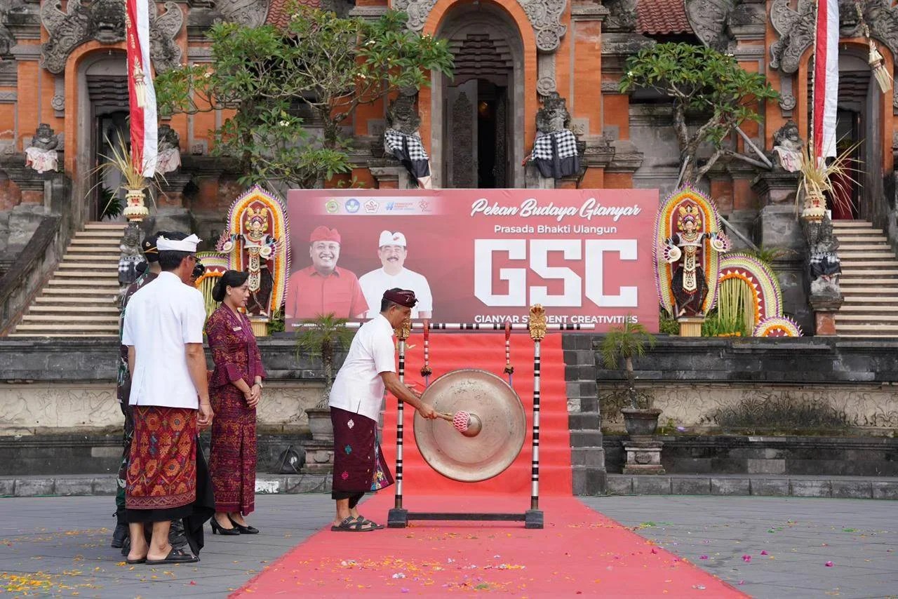 Suasana pembukaan Gianyar Student Creativities (GSC) 2026 di Open Stage Balai Budaya Gianyar.