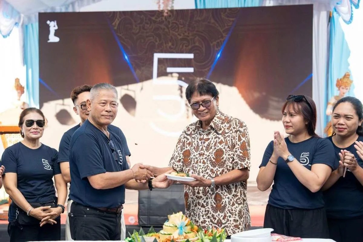 Direktur RS Kenak Medika I Gusti Ngurah Agung Mahajaya saat memberikan sambutan pada perayaan HUT ke-5 rumah sakit di Ubud.