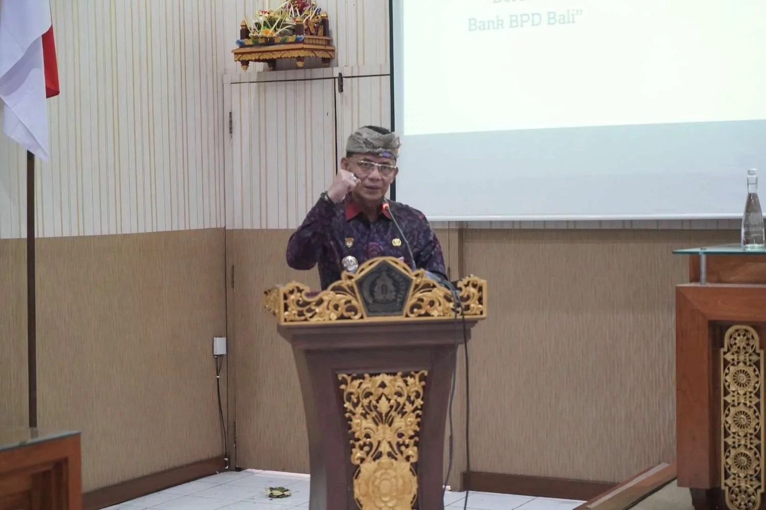 Bupati Klungkung I Made Satria saat membuka sosialisasi purna tugas ASN di Ruang Rapat Praja Mandala.