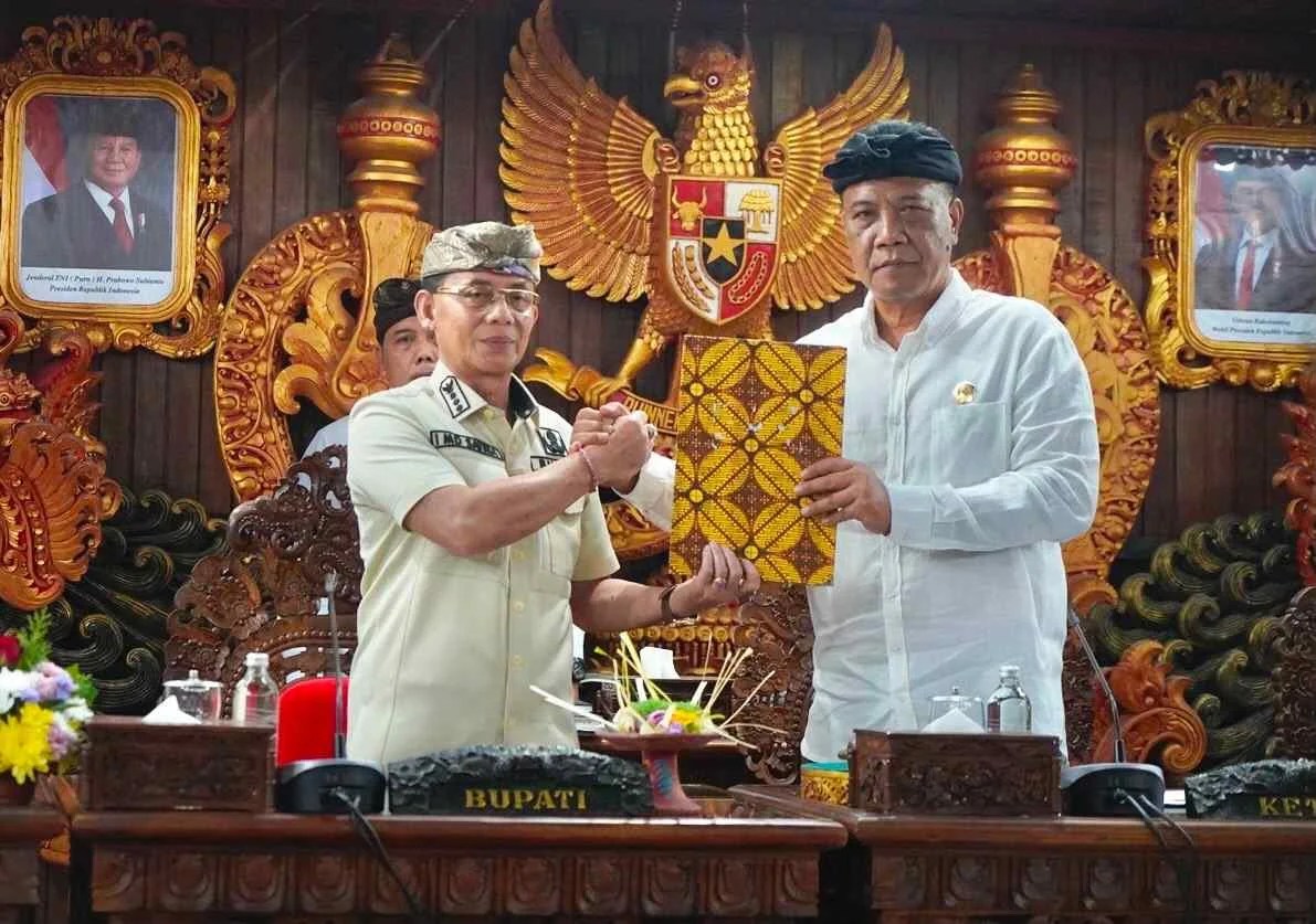 Pemerintah Kabupaten Klungkung Tetapkan Tiga Ranperda Inisiatif DPRD Menjadi Peraturan Daerah