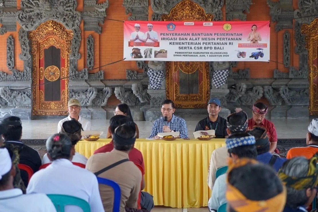 Serahkan Bantuan Irigasi dan Alsintan Kementan RI, Bupati Satria Ajak Petani Bersinergi Kuat Wujudkan Kedaulatan Pangan di Klungkung