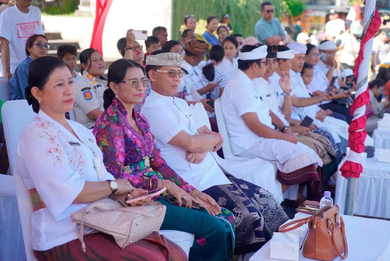 Sambut HUT RI Ke-81, Bupati Satria Saksikan Lomba Gerak Jalan Indah Tingkat SD