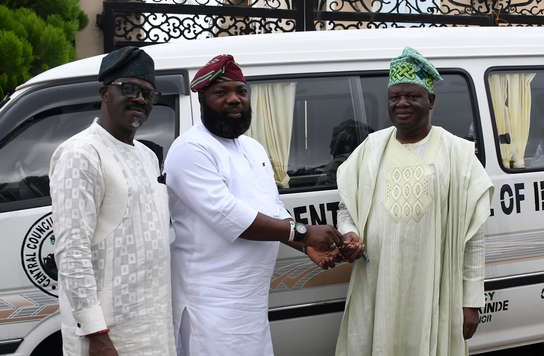 Makinde Hands Over 18-seater Bus to CCII
