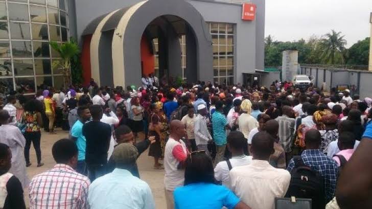 Long Queues, Customers Stranded As ATMs Fail To Dispense Cash In Ibadan