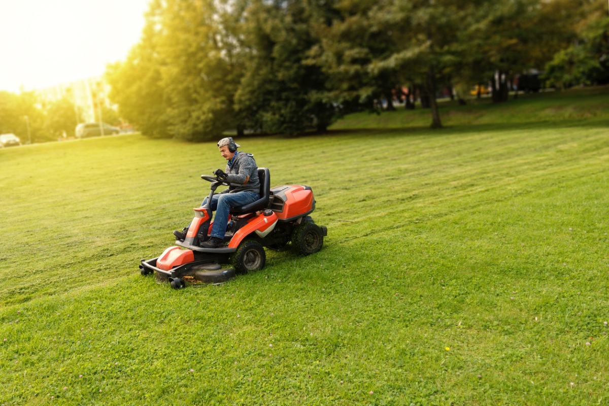 How To Start Lawn Mowing Business