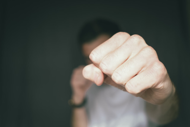 man punching for three rounds workout