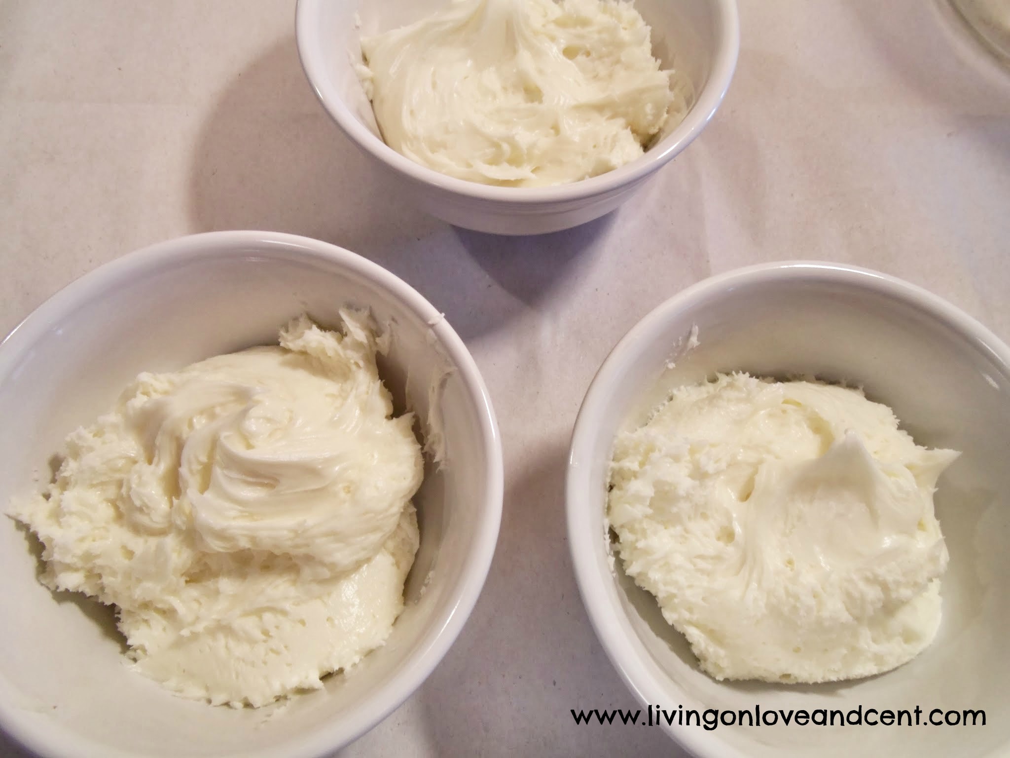 Make Your Own Colored Icing- Easy Recipe - Inspiring Momma