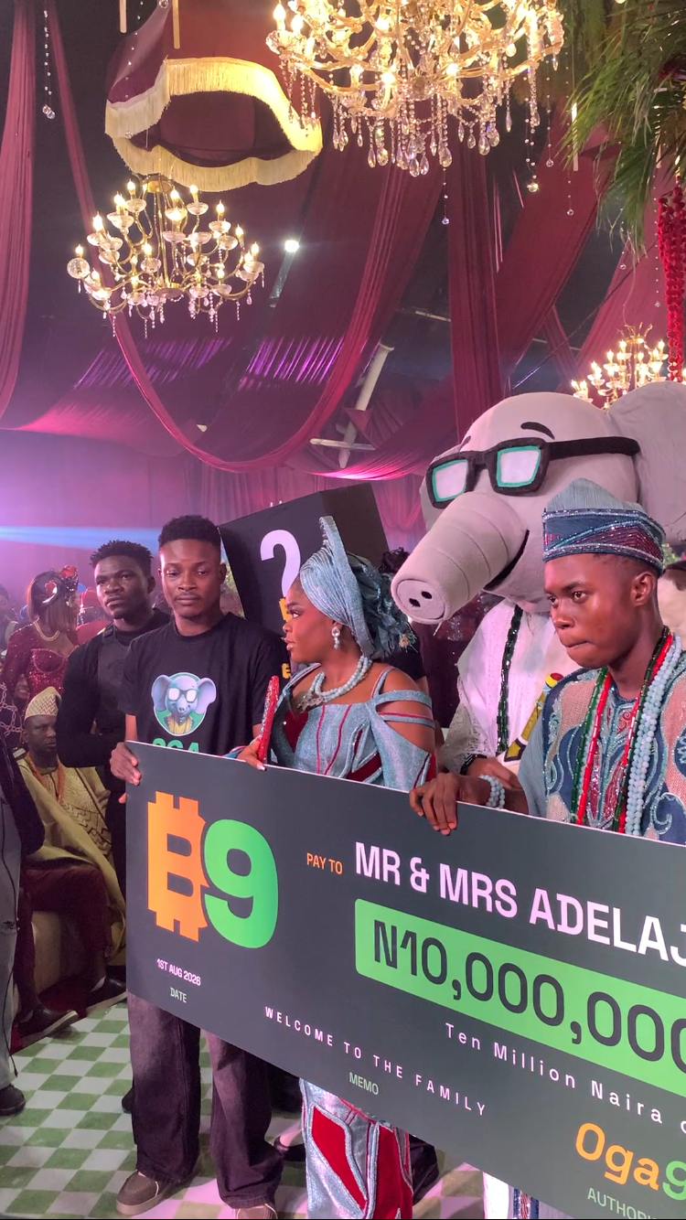 Masked guest, @theOga9ja, raises eyebrows at Peller and Jarvis’ wedding as he showers couple and guests with cash gifts of over N10 million.