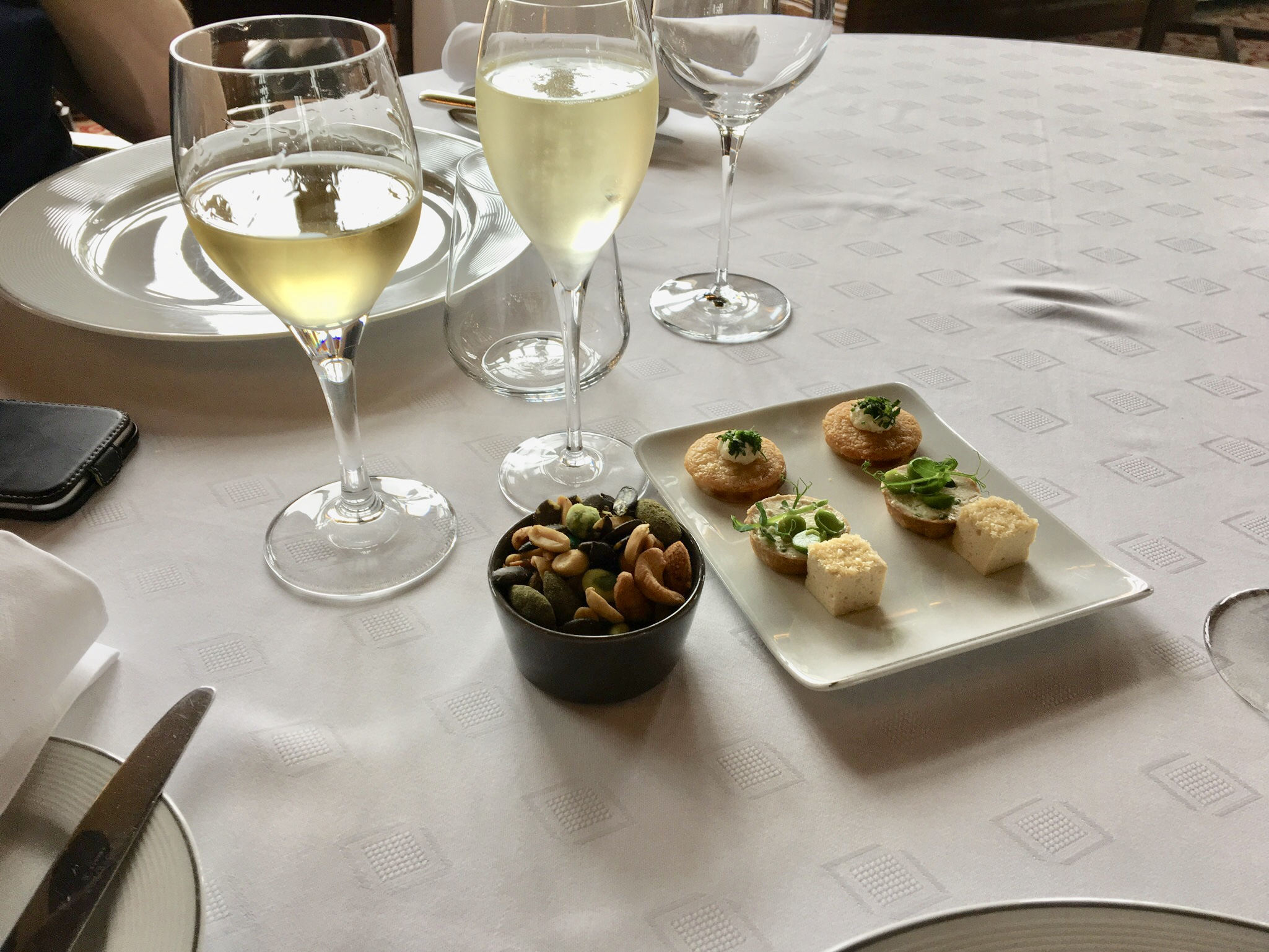 Muscat de ST Jean de Minervois et Blanquette de Limoux accompagnés de leurs amuse bouches