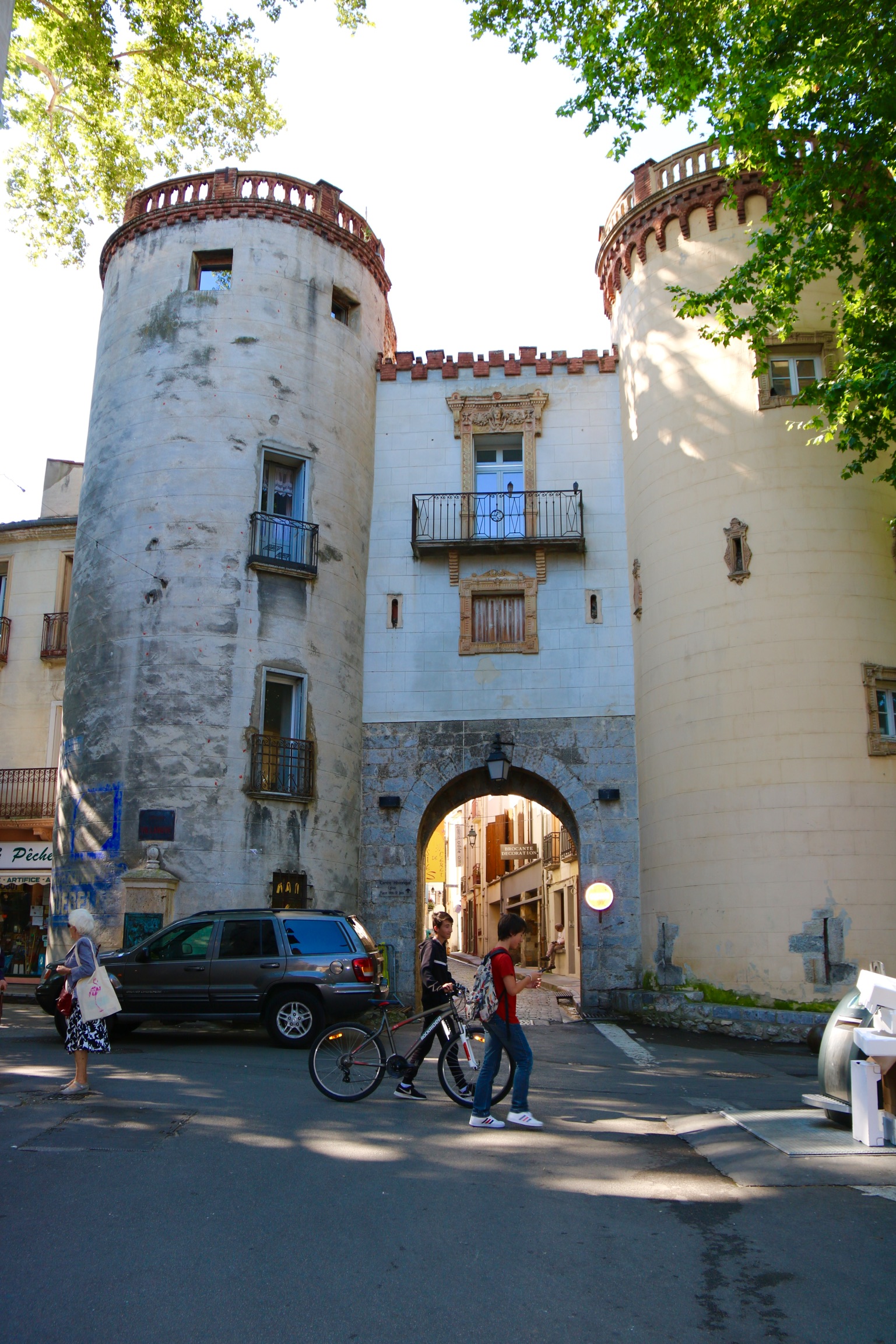 A6FF00E4-4AB9-4582-9934-3FDCA8D08BFE