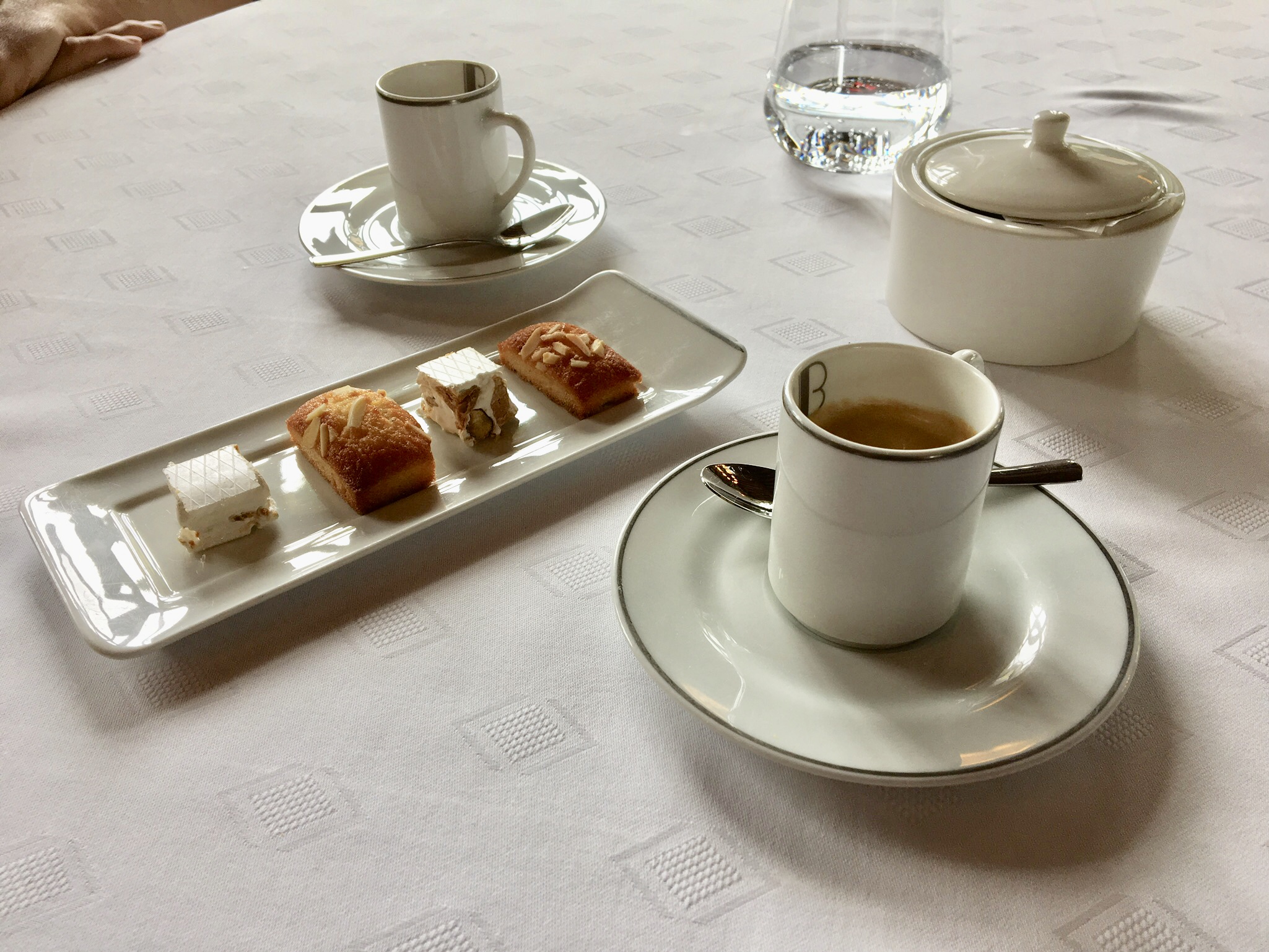 Café et mignardises