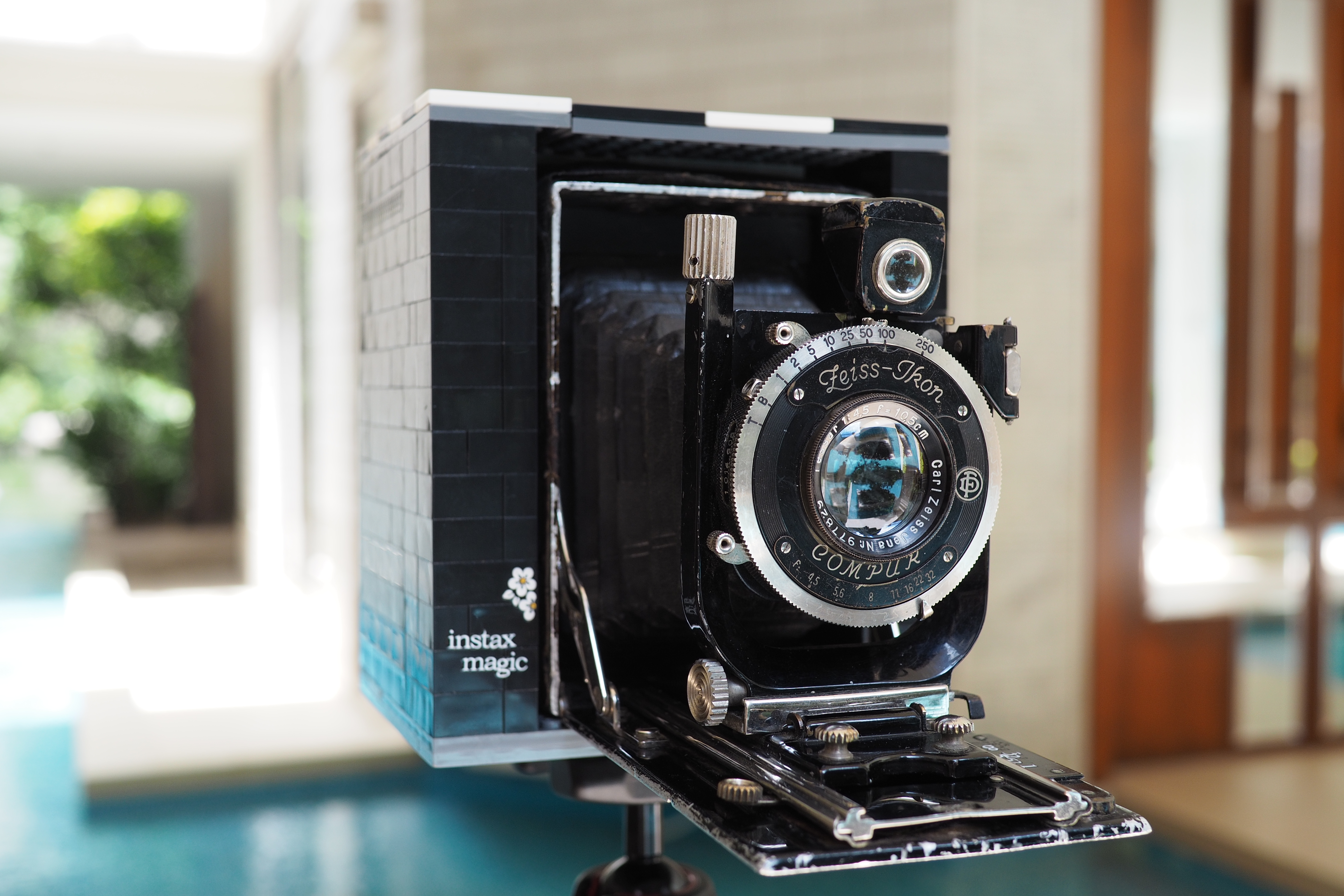 クラシックカメラ 写真集「150 years of cameras」 Book Review: A History of Photography in 50 Cameras – Camera Legend