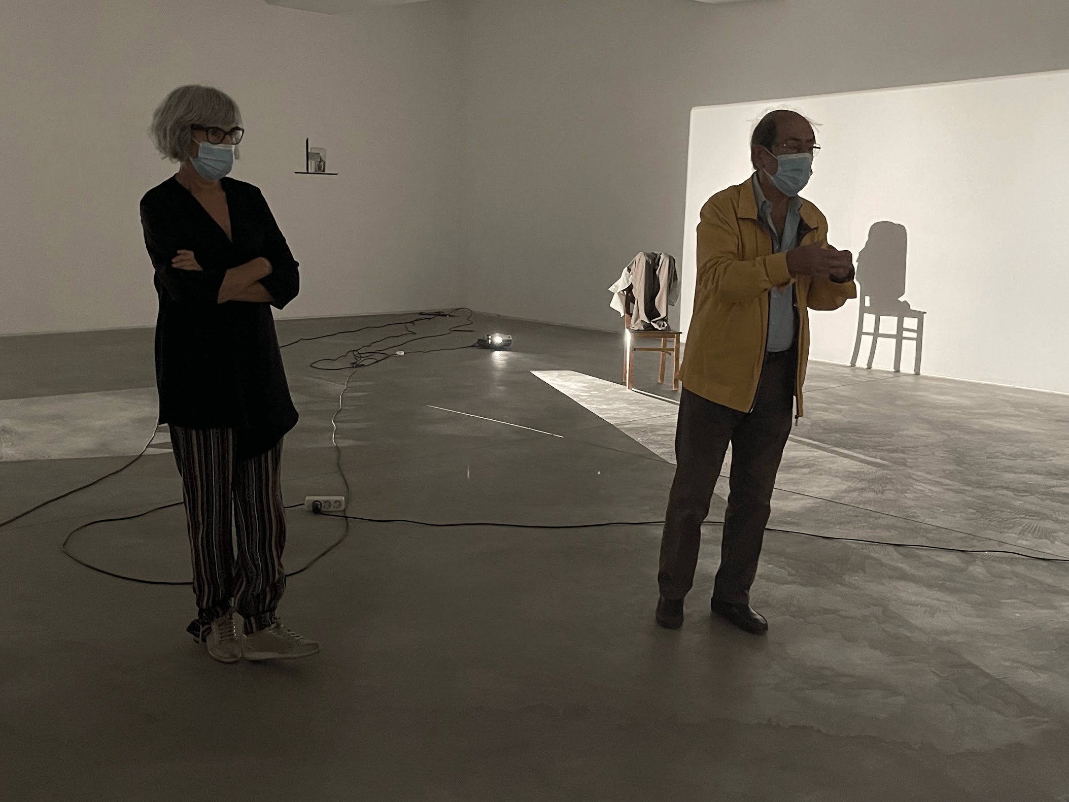 Visita à Galeria Carlos Carvalho - Arte Contemporânea. Os galeristas Manuela Oliveira e Carlos Carvalho (21 Out.)