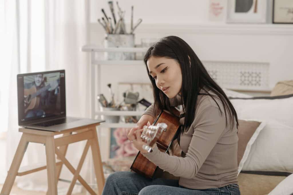 How to learn guitar fast: the ultimate guide