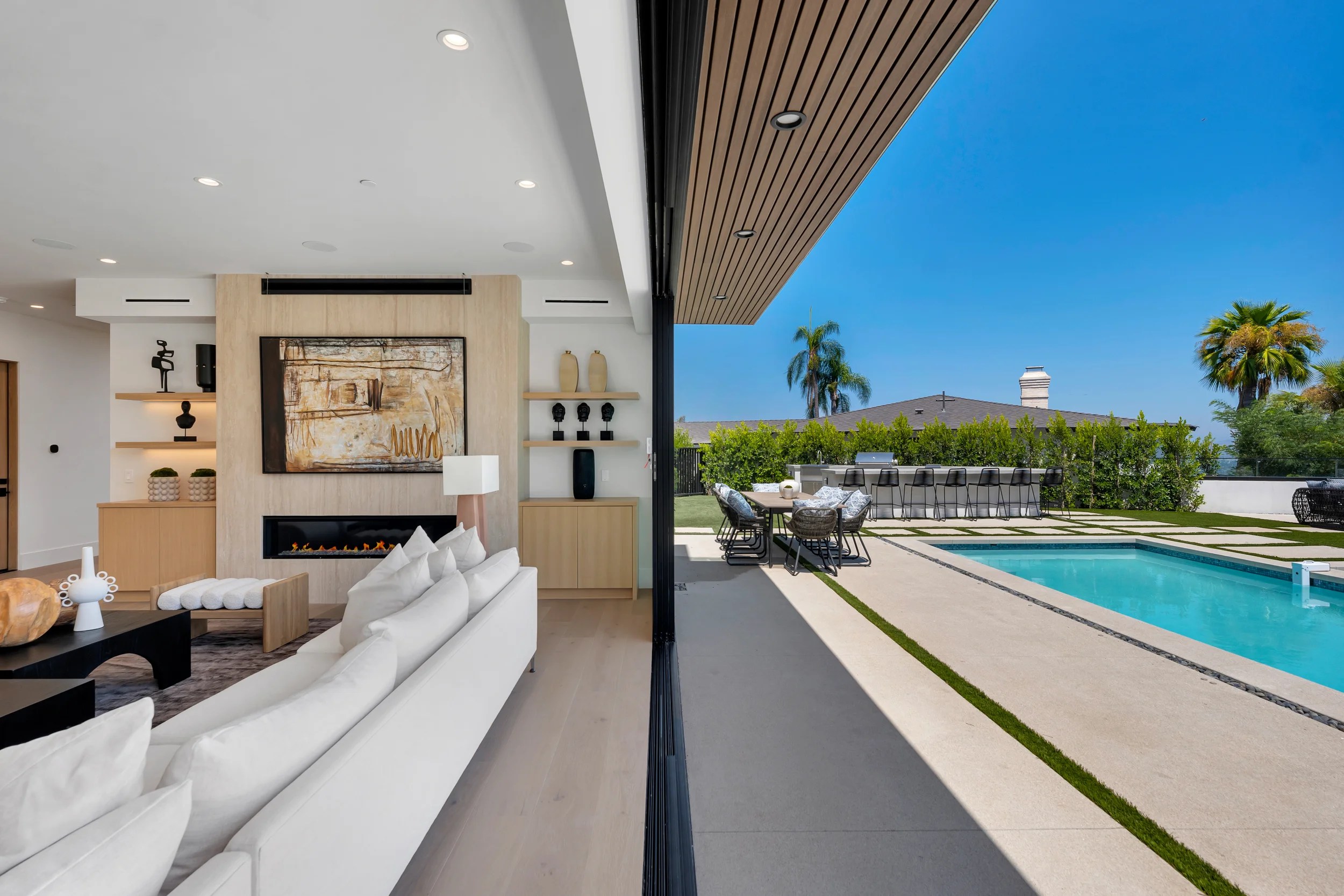 Modern Indoor-Outdoor Home. Designed By Interior Conception