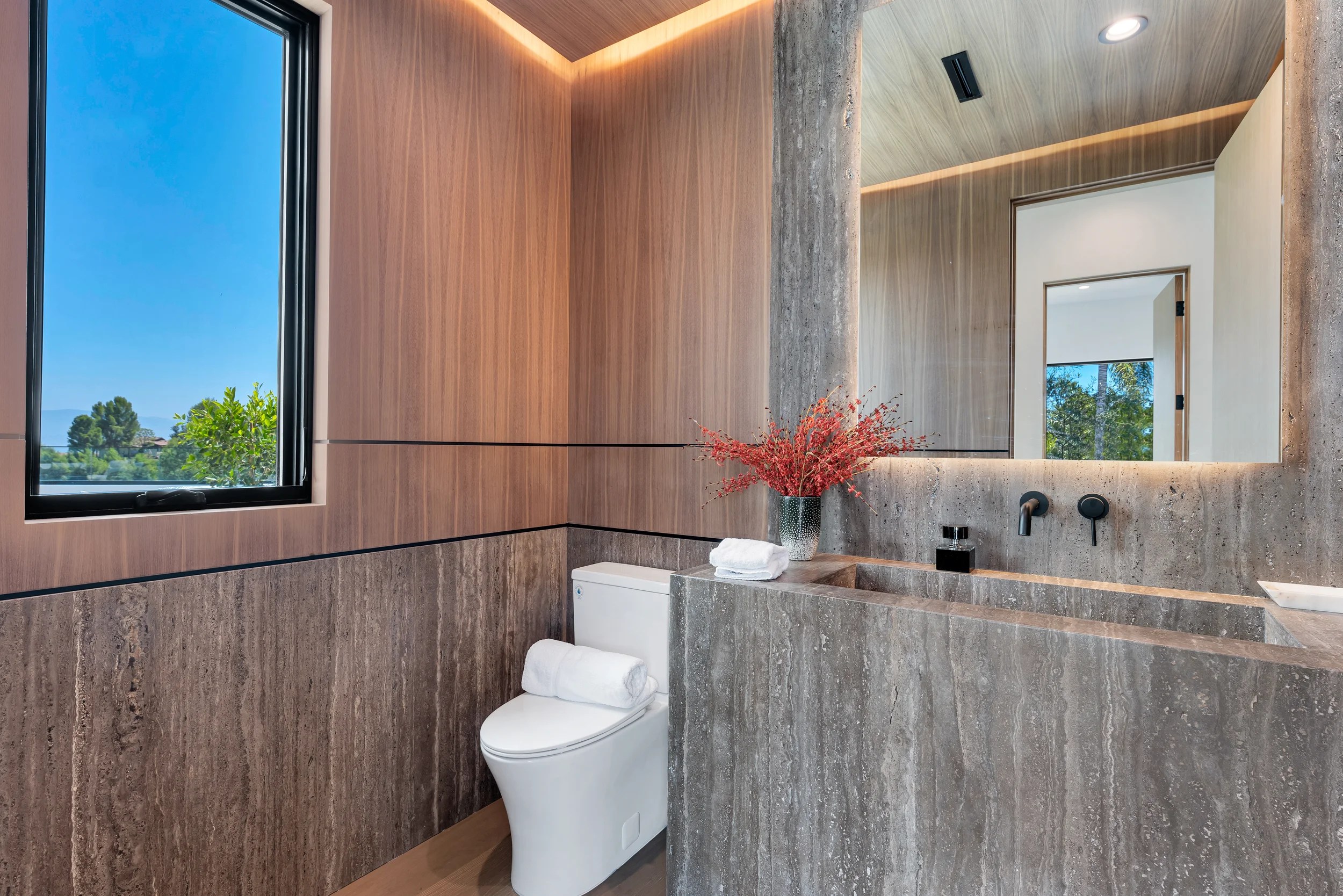 Contemporary Eco-Luxury: Using Natural Travertine Slabs