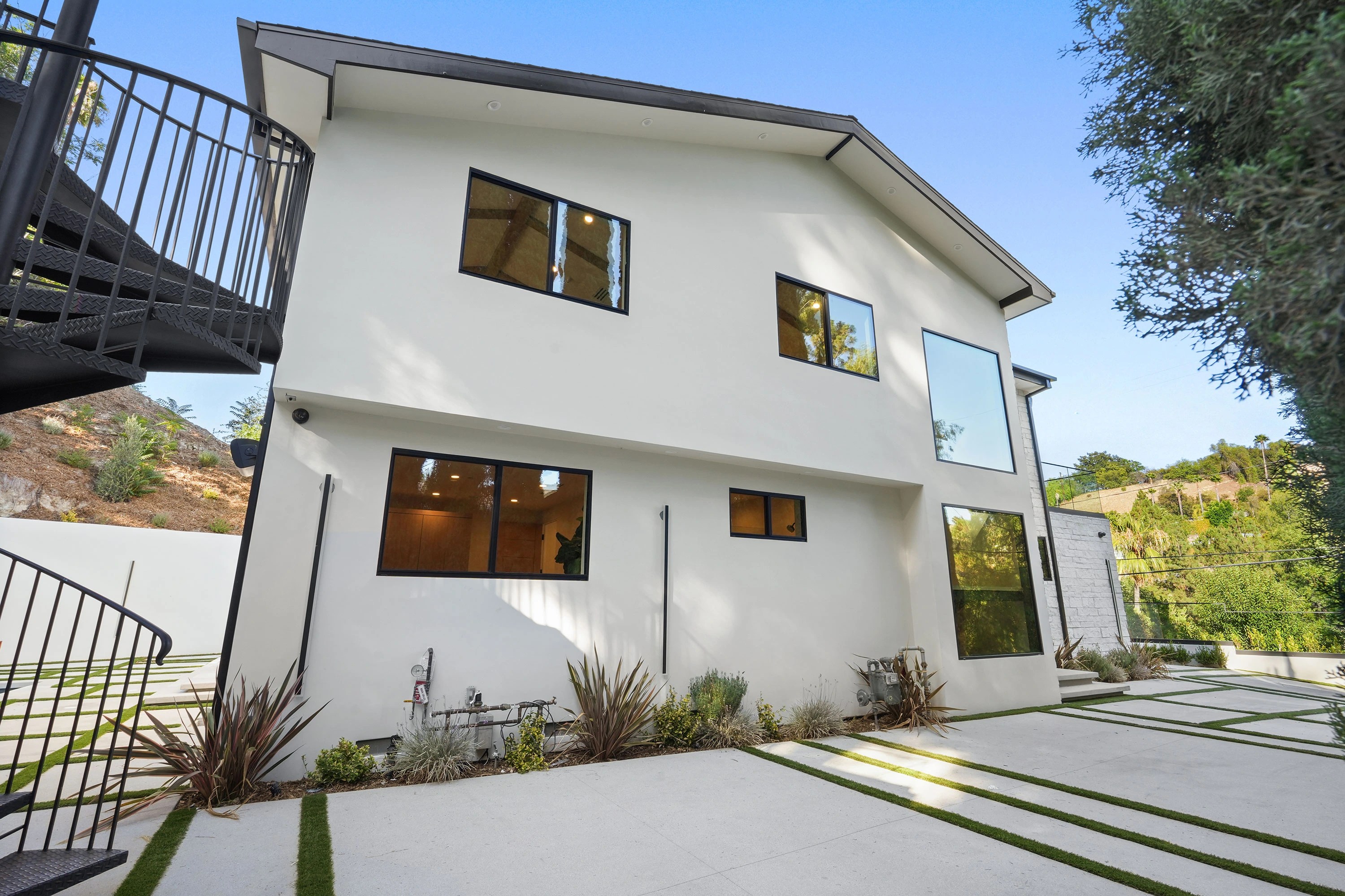 Encino, CA Hardscape Design