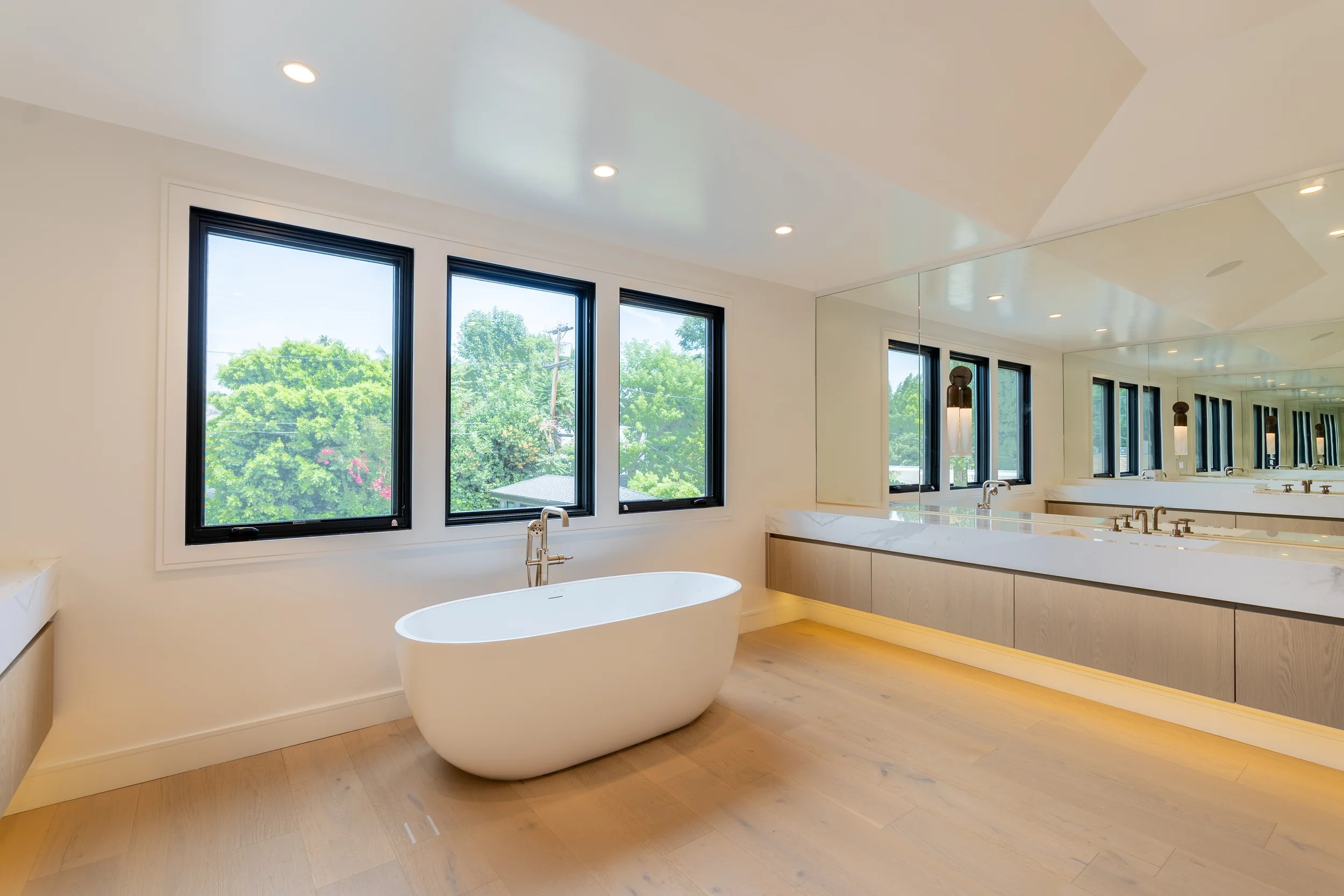 Studio City Primary Bathroom Design