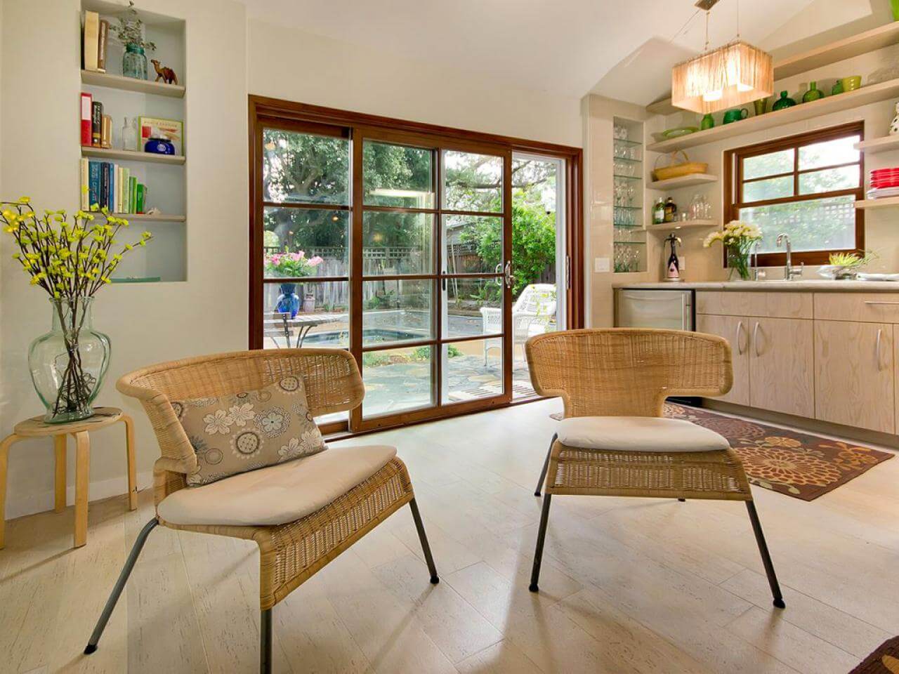 Simple and Unique House Design at 1377 sq.ft