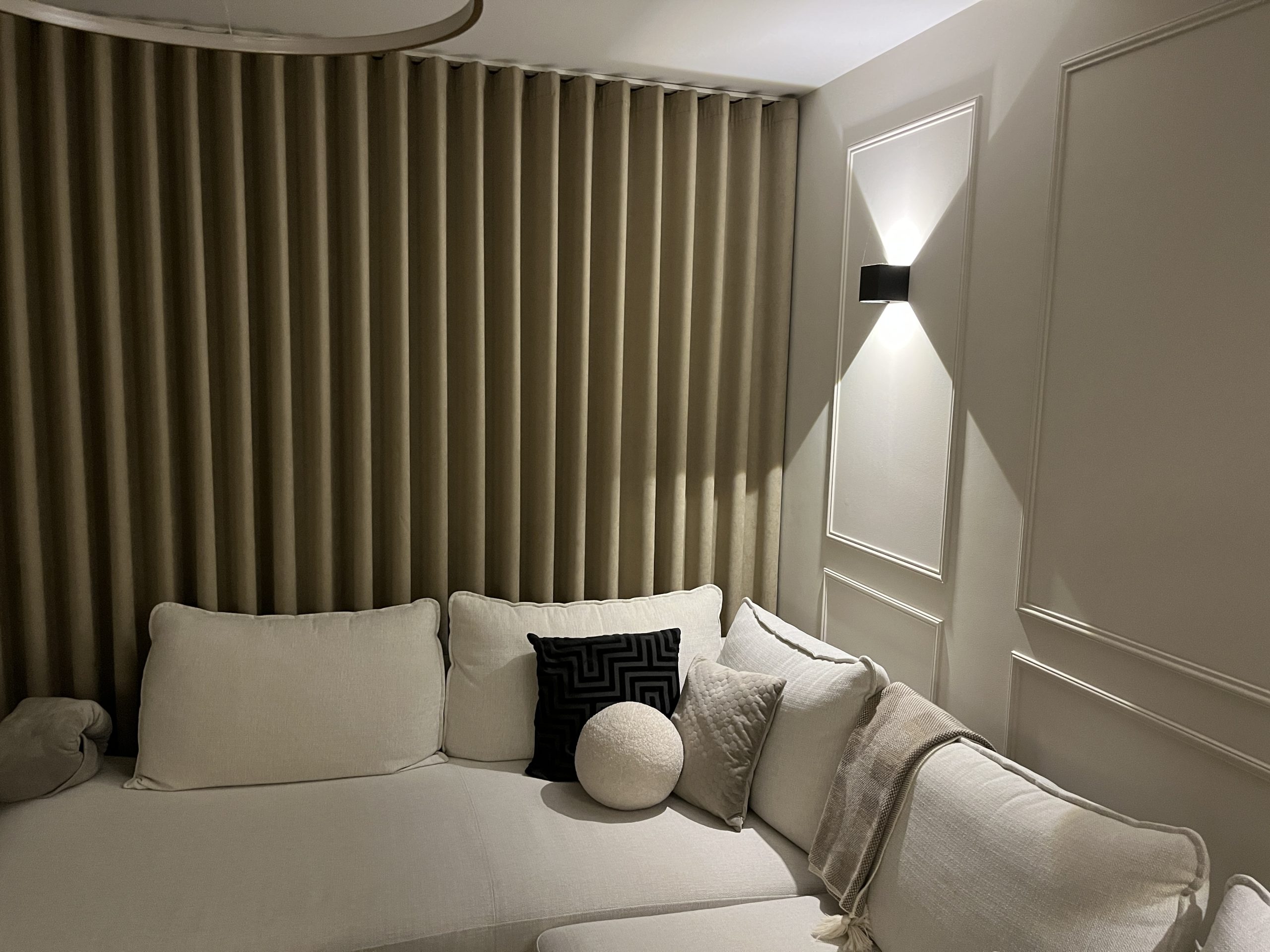 Lees meer over het artikel Alles over wave plooi gordijnen