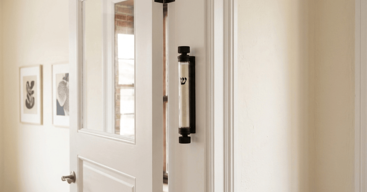 mezuzah post