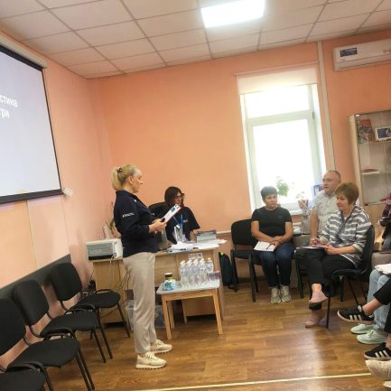UKR_photo_2-10_09_2025_Dnipro Members of our Ukraine team conduct a training session for veterans and their families.