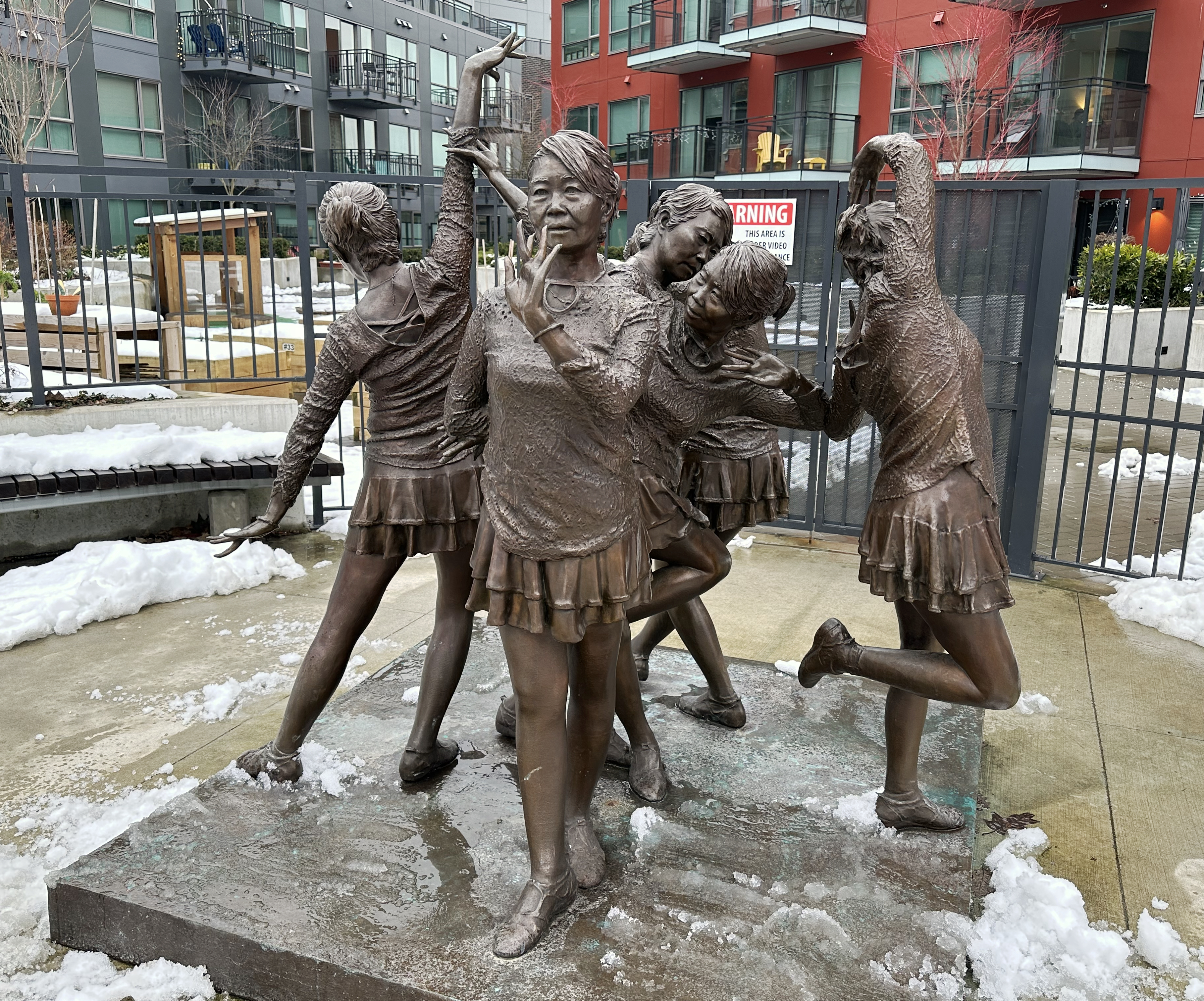 Statue by Peter Gazendam (Koko Brewers Park)