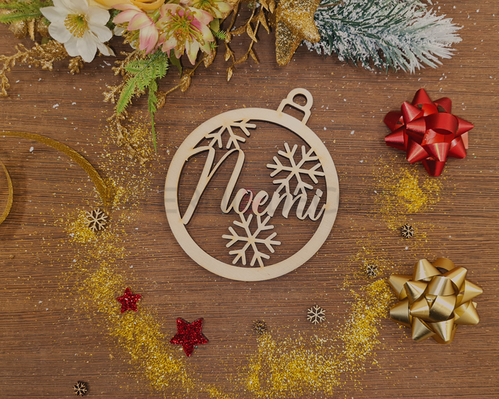 Pallina di Natale personalizzata con nome "FIOCCHI DI NEVE" - Decorazioni laser legno