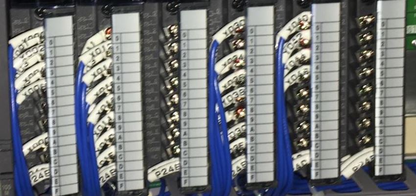 MELSEC-Q】入出力混合ユニットQH42PとQX41Y41Pの違い | FA電気屋さんの