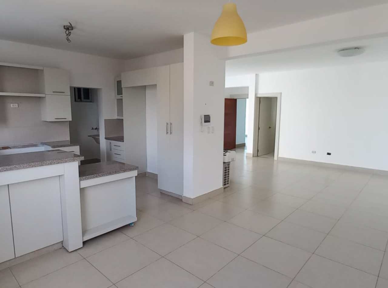 Amplio Apartamento en Alquiler en La Trinitaria