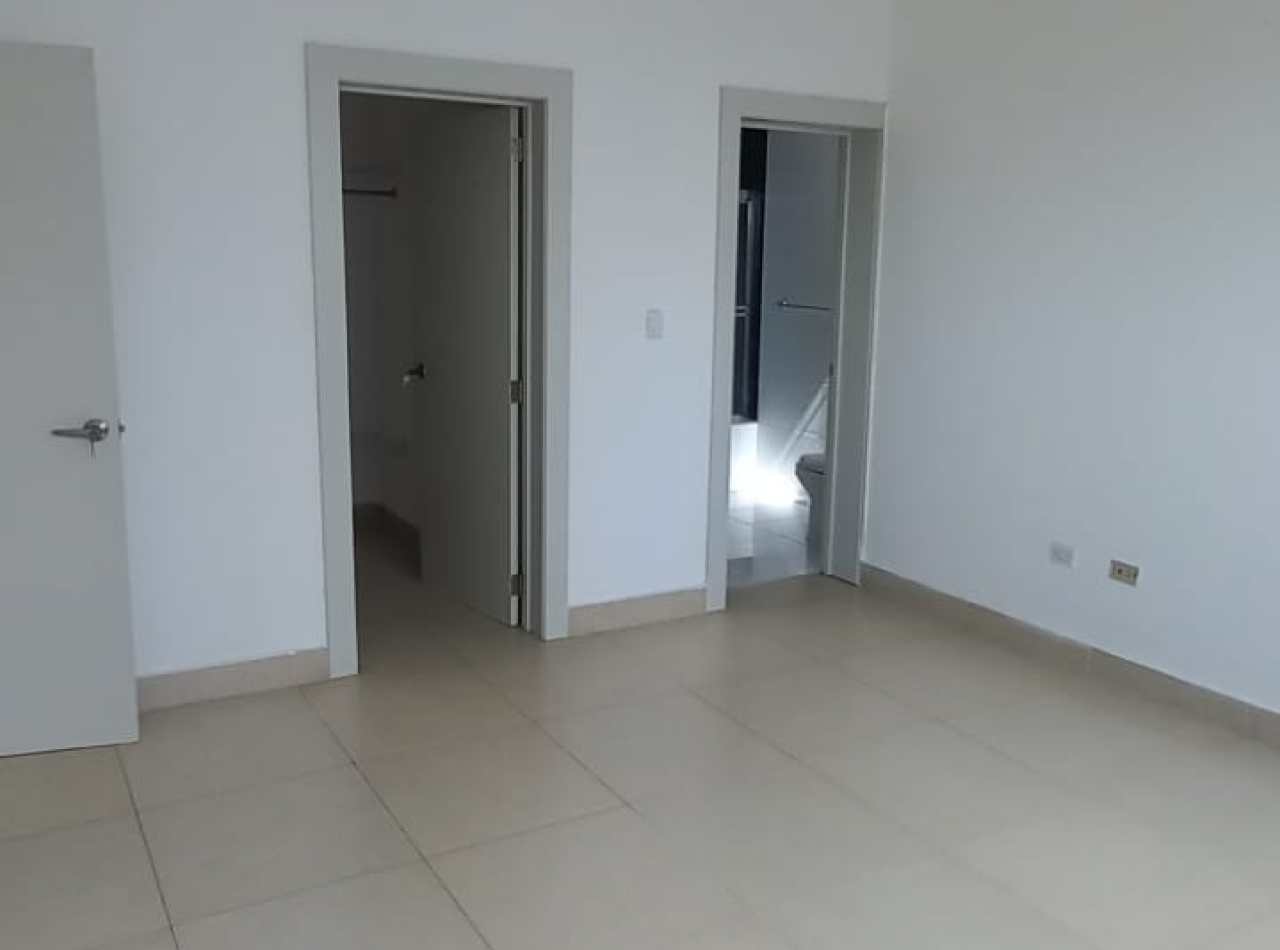 Amplio Apartamento en Alquiler en La Trinitaria