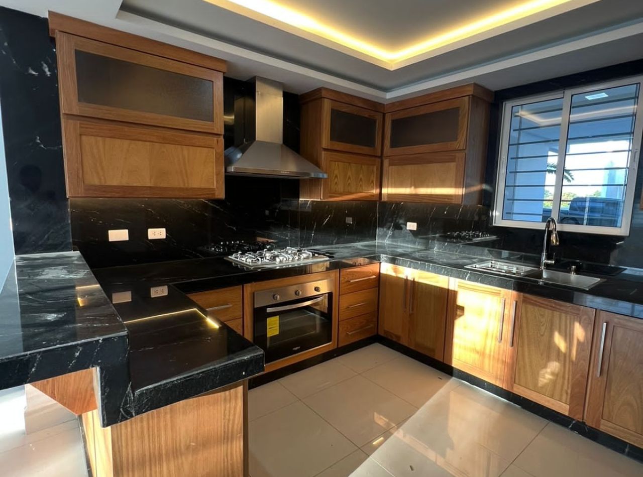 Preciosa Casa a Estrenar en Proyecto Cerrado