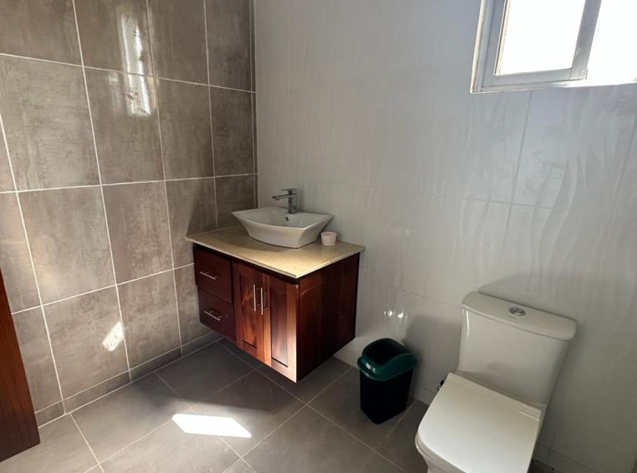 Casa en Terminacion Ubicada en Urbanizacion Cerrada, Gurabo