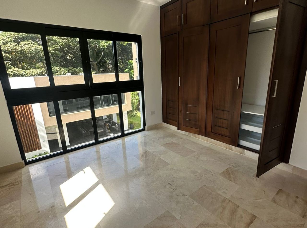 Apartamento 3er Nivel en Alquiler en Republica de Argentina