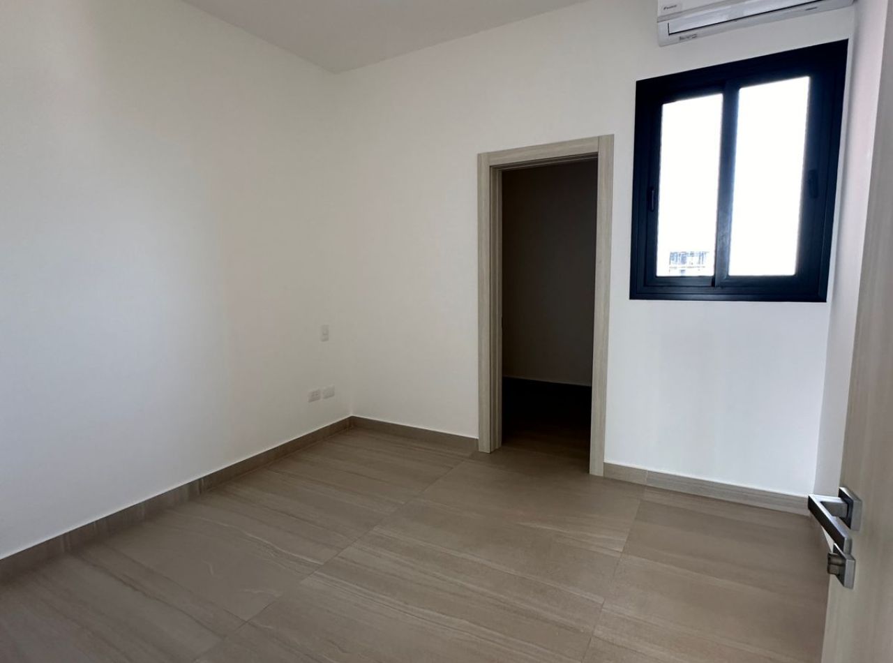 Apartamento en Piso 13 con Vistas Increibles, La Trinitaria