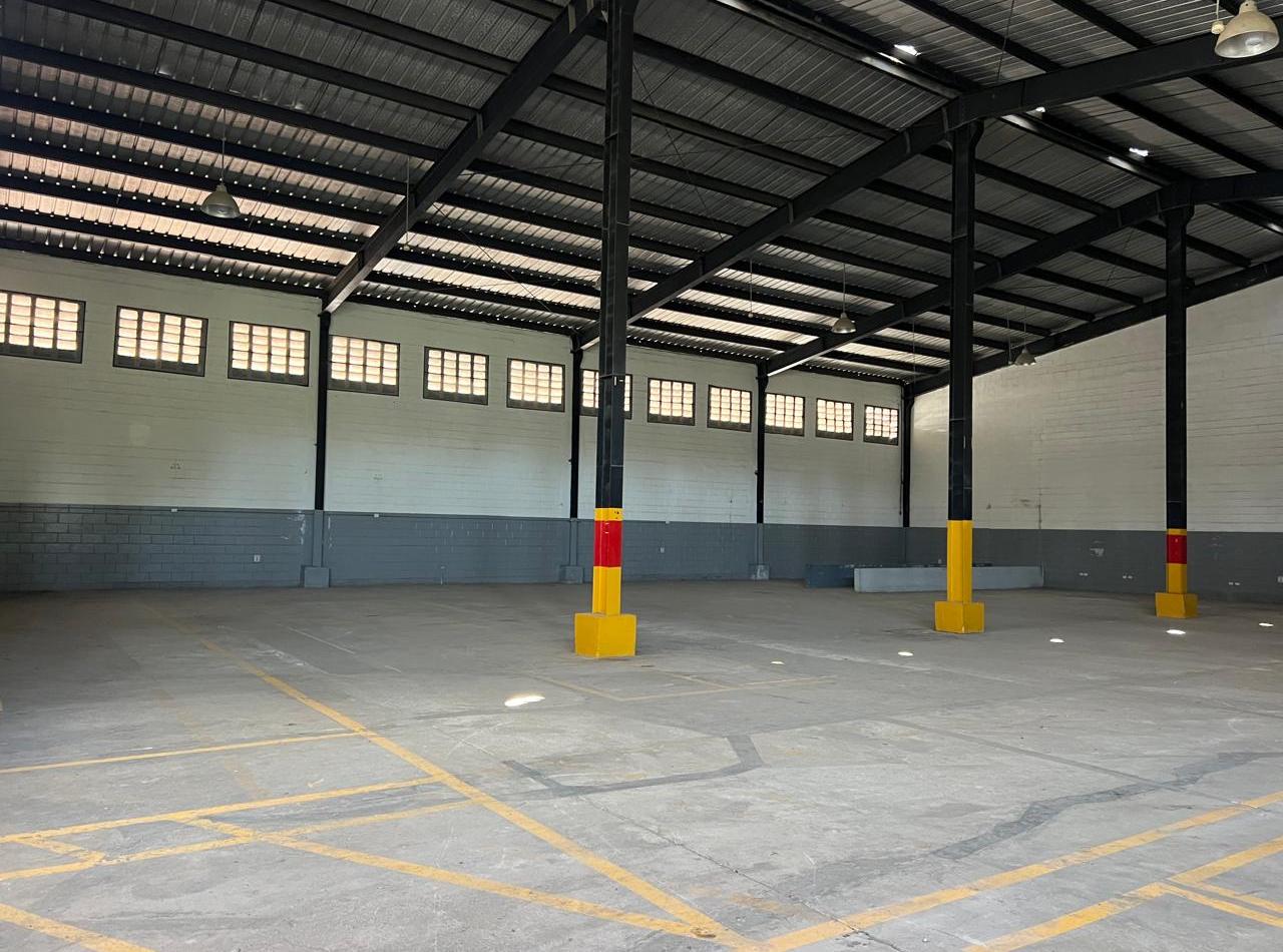 Se Alquila Nave Industrial en Ave. 27 de Febrero, Santiago