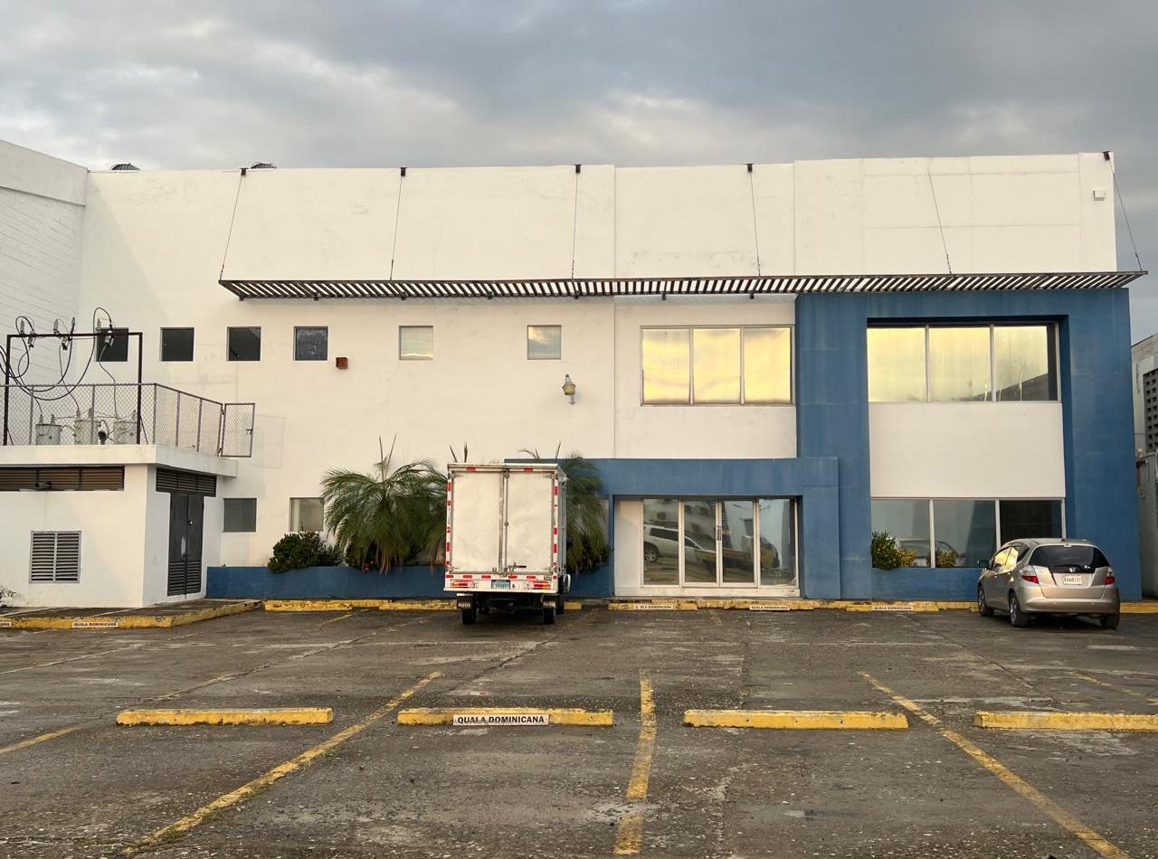Se Alquila Nave Industrial en Ave. 27 de Febrero, Santiago