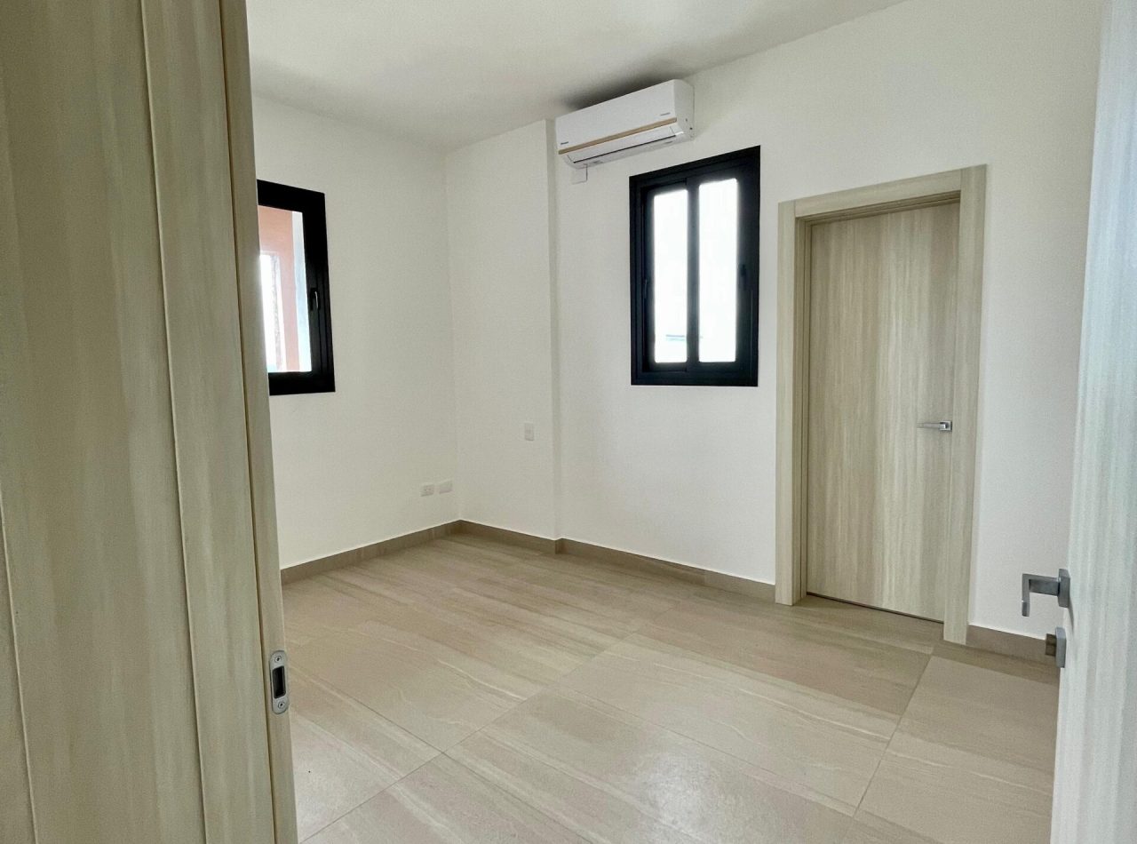 Apartamentos Disponibles en Pisos Altos, La Trinitaria